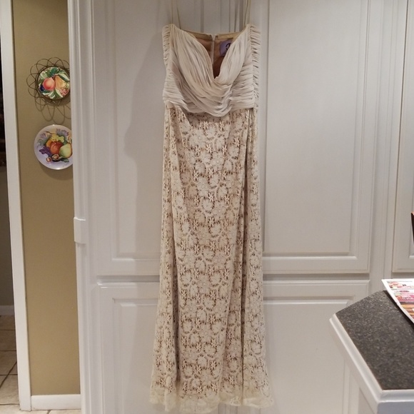 JS Collections Dresses & Skirts - Size 16 Strapless Off-white/nude lace dress